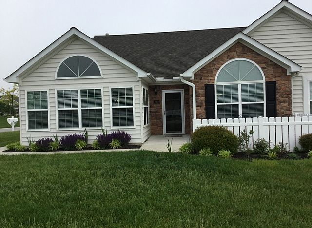 1st image of 475 Revolution Cir