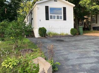 8 Autumn St, Bridgewater, NS B4V3Z9