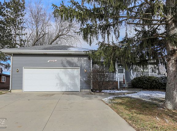 3rd image of 1623 Holiday Dr