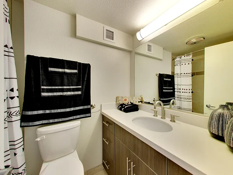 Panomar Luxury Apartments — Photo 57