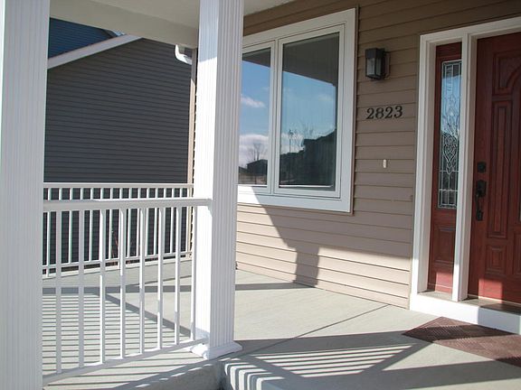 3rd image of 2823 Cambridge Dr