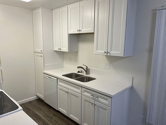 5th image of 4986 Santa Monica Ave APT 2
