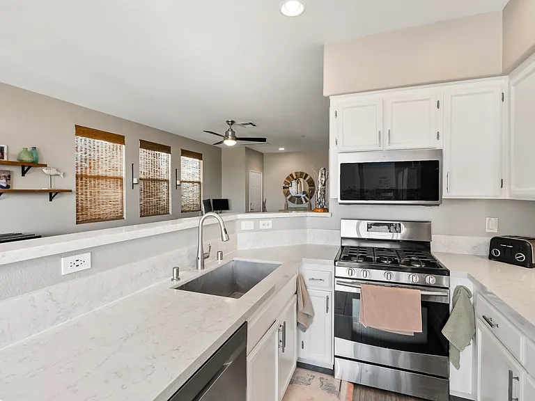 537 Sweet Pea Pl — Photo 12