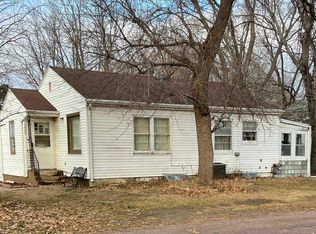 1400 Ash St, Yankton, SD 57078