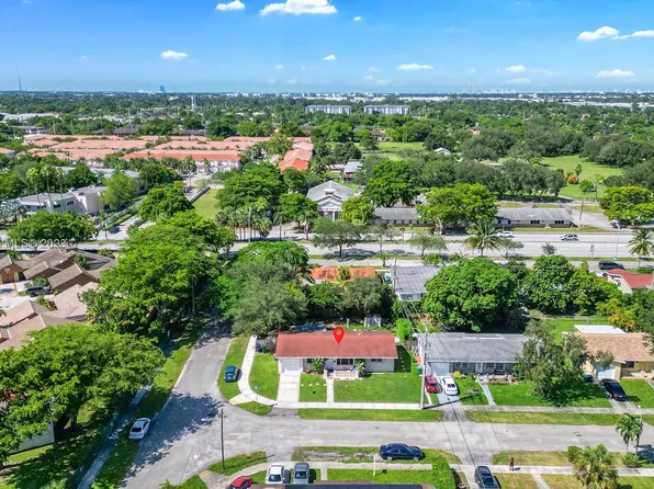 1111 NE 204th Ter, Miami, FL 33179