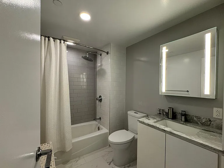 987 Queen St #3104 — Photo 12