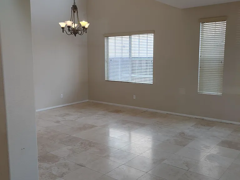 382 Edgewater Dr — Photo 12