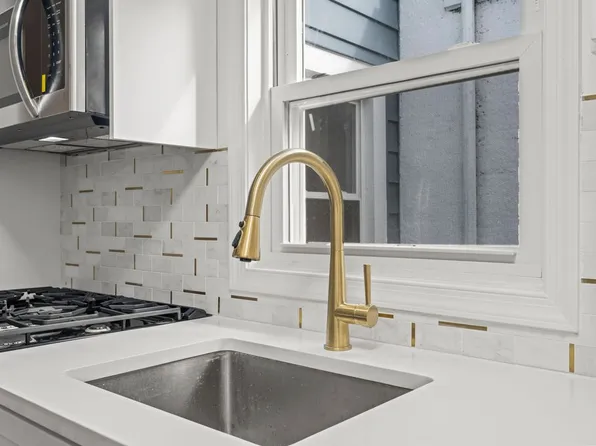 4622 Avenue M image 10 of 31