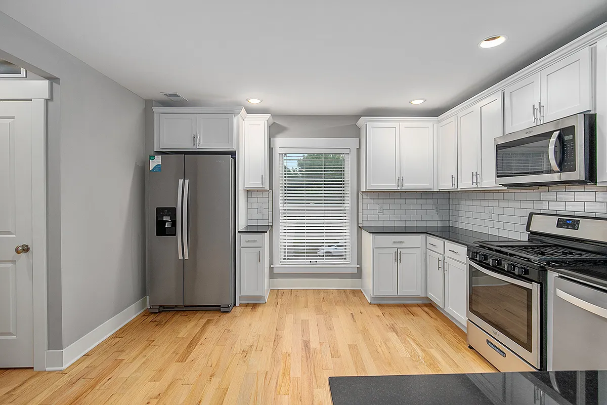 261 Eastern Ave SE — Photo 4