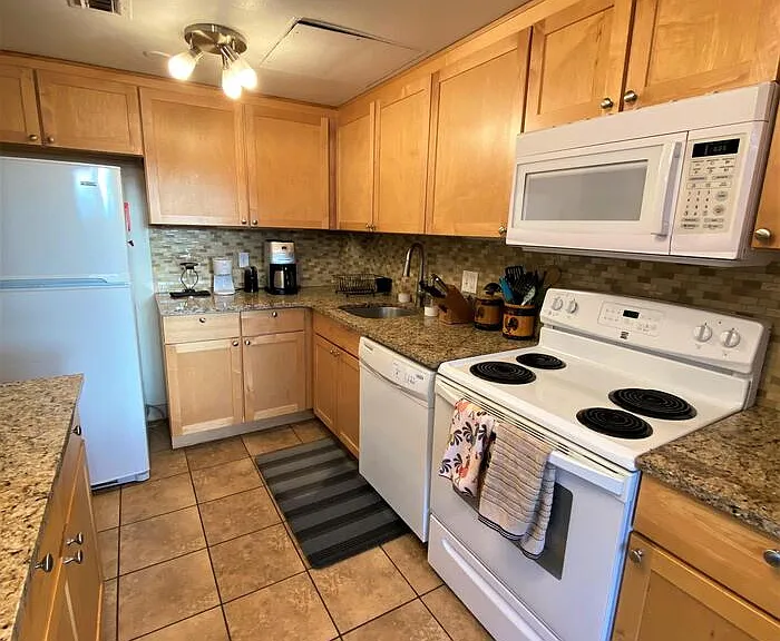 700 N Washington St #209 — Photo 38