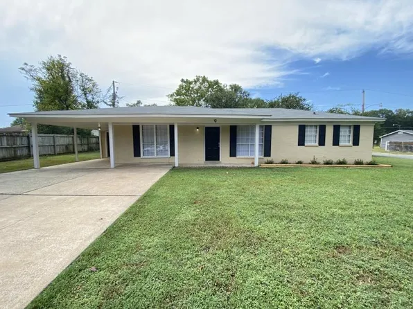9 Cactus Cir, Little Rock, AR 72209