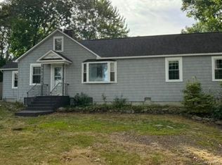 18 Baldwin Rd, Sound Beach, NY 11789