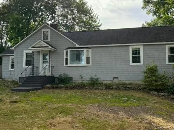 18 Baldwin Road, Sound Beach, NY 11789