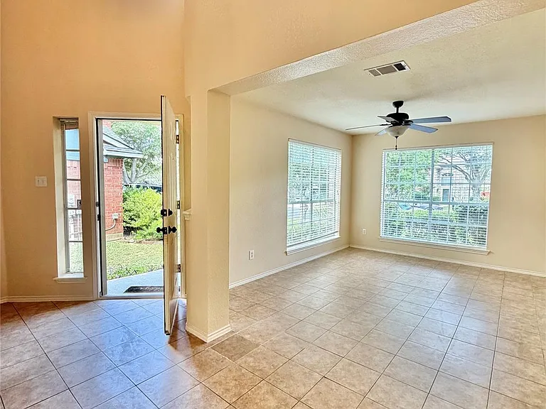 9341 Bernoulli Dr — Photo 2