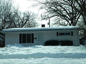 1st image of 447 N Lakeshore Dr