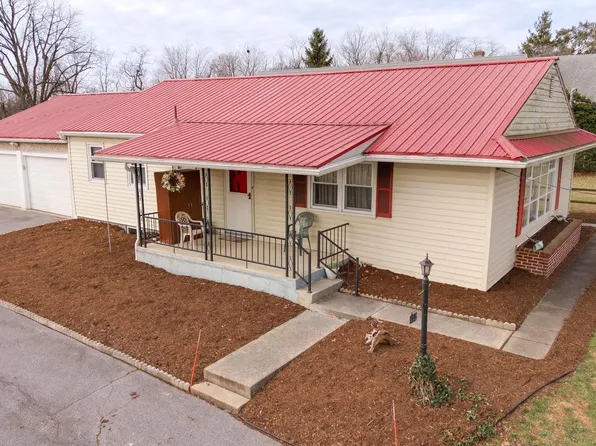 612 Lindia Dr, Chambersburg, PA 17202