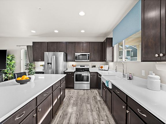 3rd image of 857 W Shelton Way