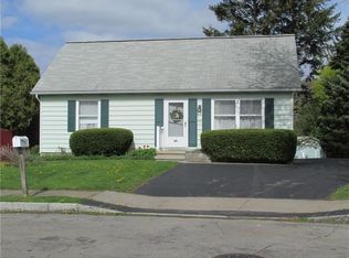 63 Candlelight Dr, Rochester, NY 14616