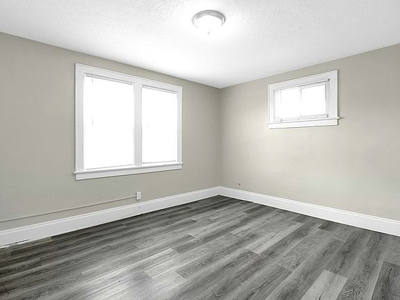5th image of 162-164 Columbian Ave #162