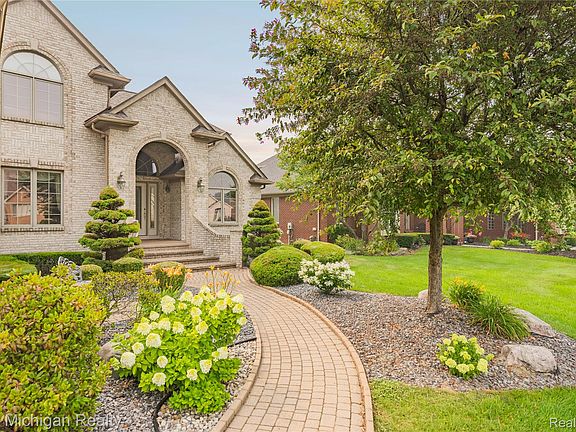 5th image of 49787 Lakebridge Dr