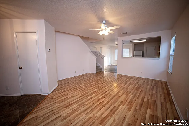3 bed, 2.5 bath, 1721 sqft, $1,700 — Photo 3