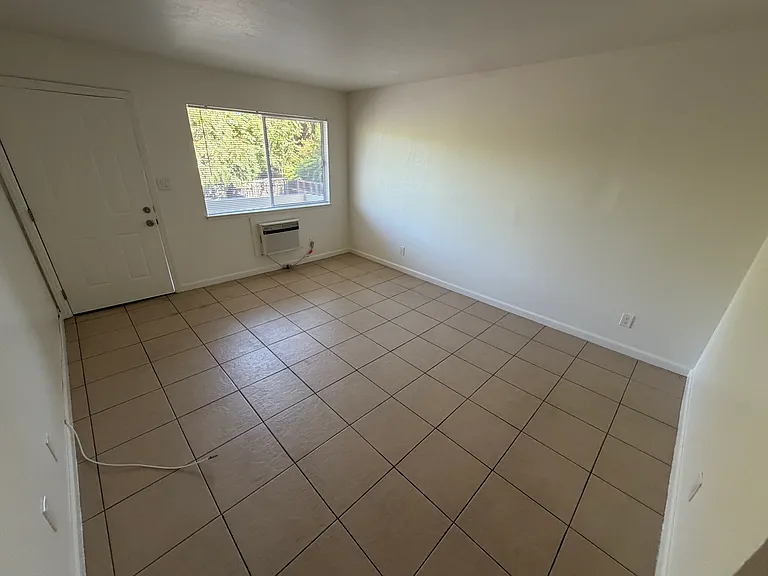 927 Fitzuren Rd #0 — Photo 9