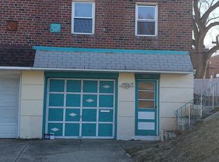 8971 Turton Dr, Philadelphia, PA 19115