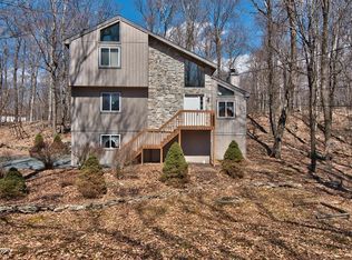 1080 Deerfield Dr, Newfoundland, PA 18445