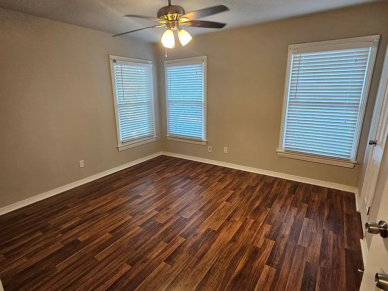 3911 Prescott Ave #6 — Photo 17