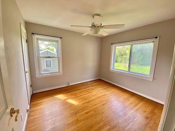 4th image of 435 E Elliott Ave