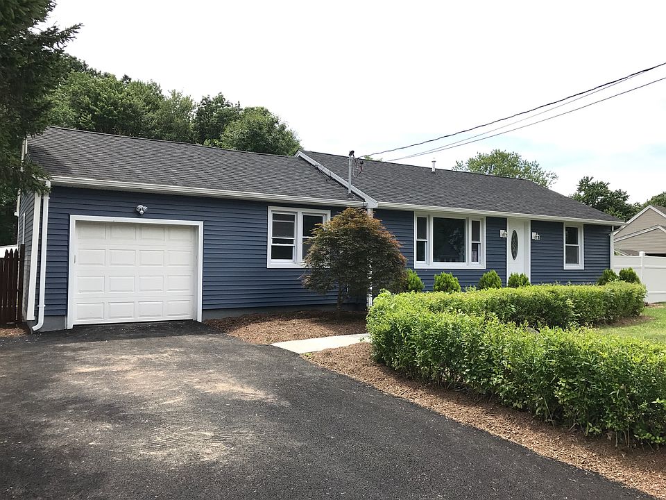2nd image of 26 Montano Rd