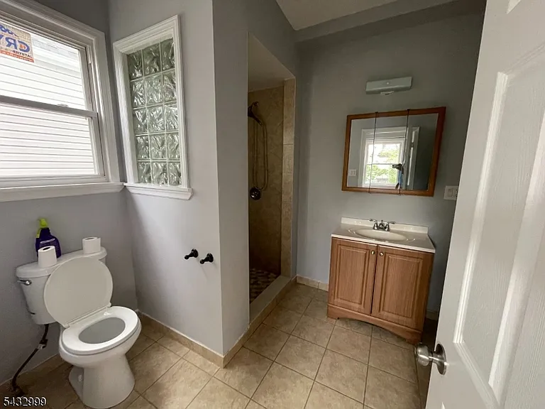 8 Treacy Ave — Photo 4