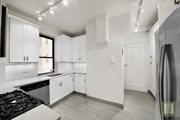Rented by Halstead Real Estate | media 3
