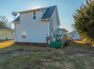 512 N Logan St, Mason City, IL