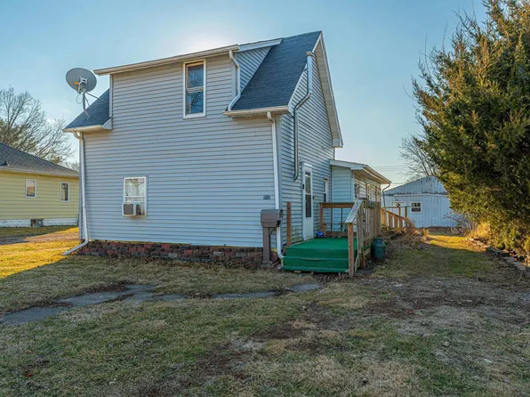 512 N Logan St, Mason City, IL 62664