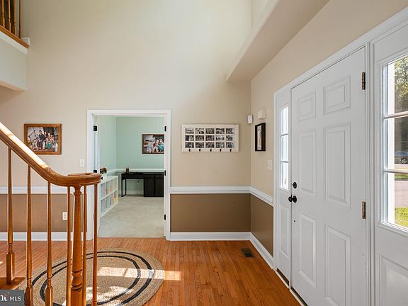 4th image of 89 Arden Ln