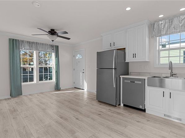 548-U25 Kenyon Ave, Attleboro, MA 02703