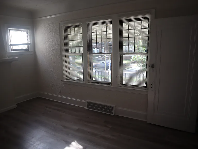 3010 Fullerton St — Photo 4