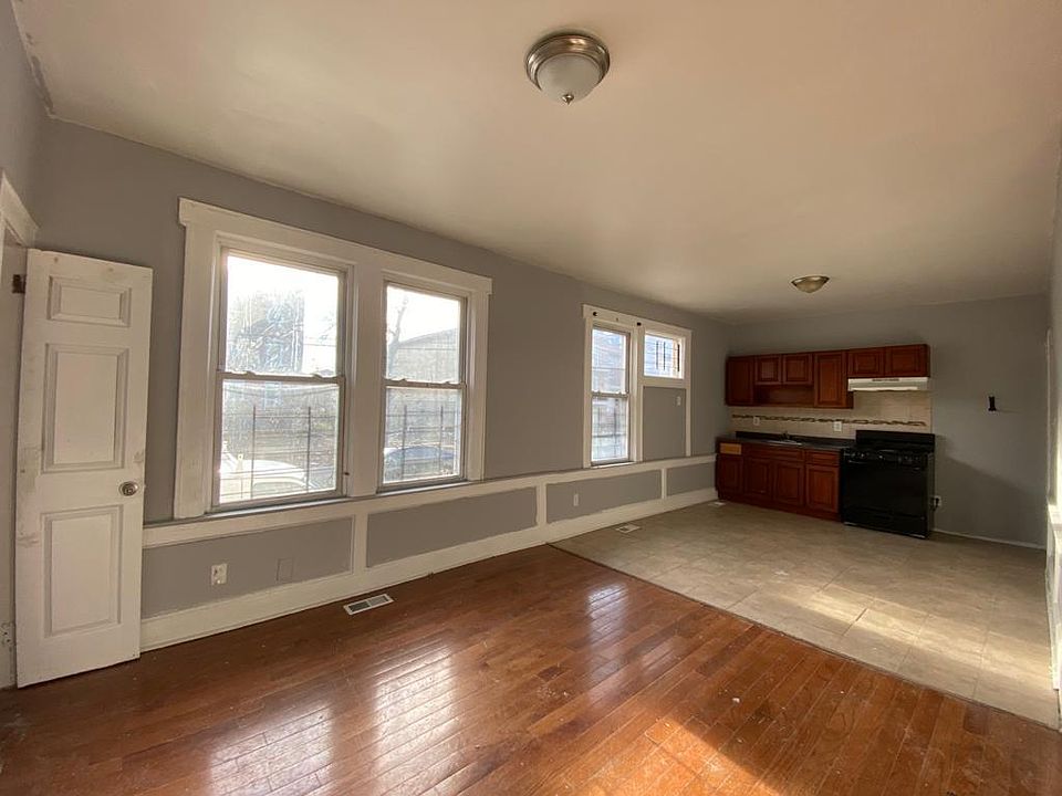 1st image of 57 Fabyan Pl #1A