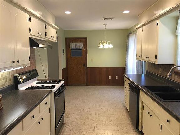 4th image of 1014 N Brookwood Dr