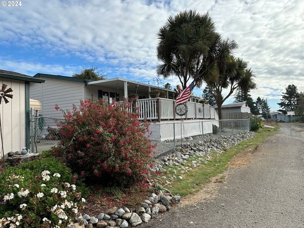 97984 Klamath Ave, Brookings, OR 97415