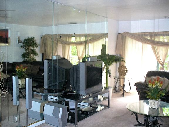 2nd image of 570 Louisiana Ave #2