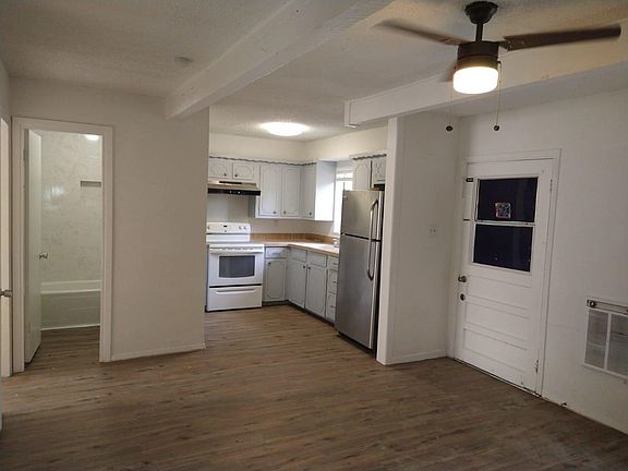 5th image of 17042 Laurelwood Dr