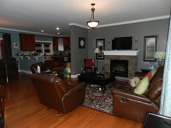 Living Room 22' X 13' 10"