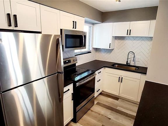 5th image of 1115 Ohio Ave APT 203