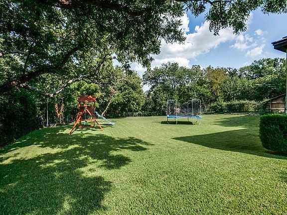 2nd image of 2714 W Prairie Creek Dr