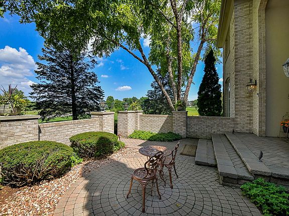 4th image of 38W601 Clubhouse Dr