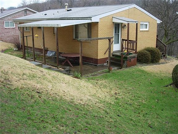 4th image of 616 Hillcrest Dr