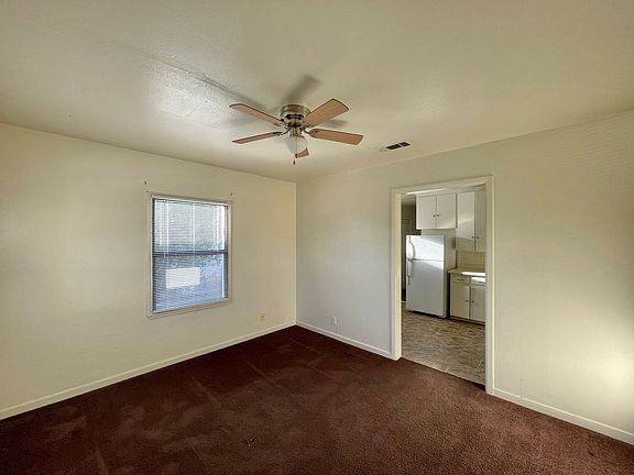 3rd image of 605 Sutton Dr