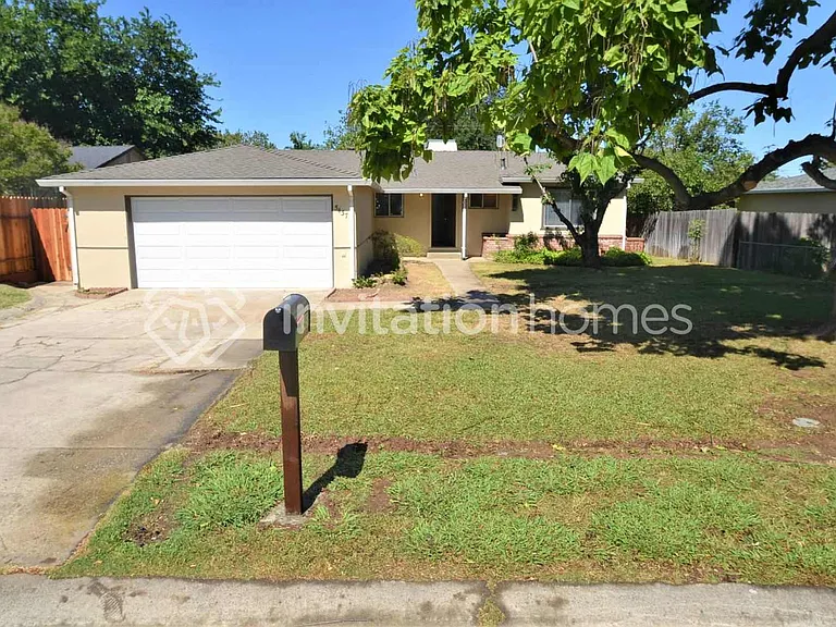 5437 Burr Oak Way — Photo 1